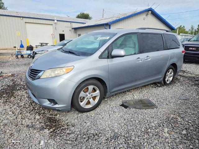 2011 TOYOTA SIENNA   