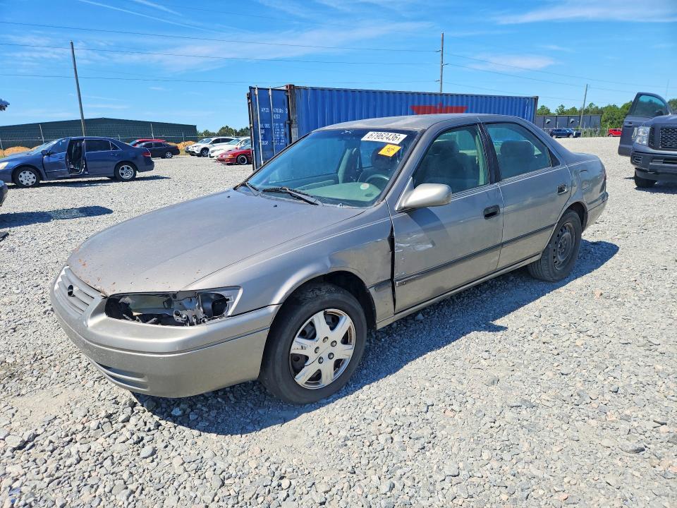 1998 TOYOTA CAMRY LE V6  