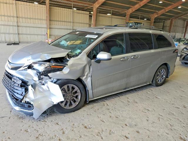 2025 TOYOTA SIENNA XLE 8-PASSENGER  