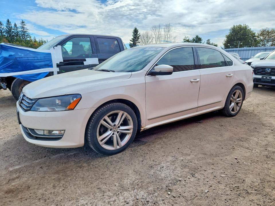 2014 VOLKSWAGEN PASSAT SE  