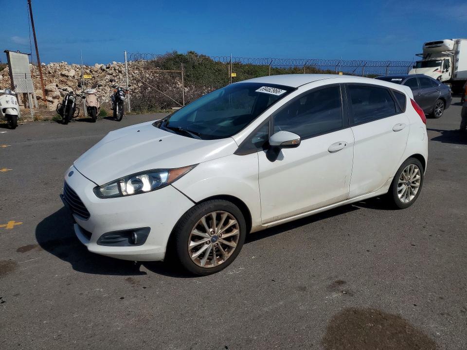 2014 FORD FIESTA SE  