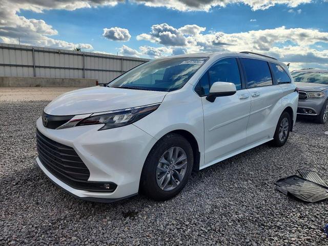 2026 TOYOTA SIENNA XLE 7-PASSENGER  