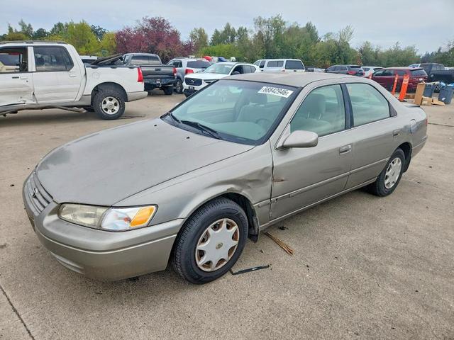 1997 TOYOTA CAMRY LE  