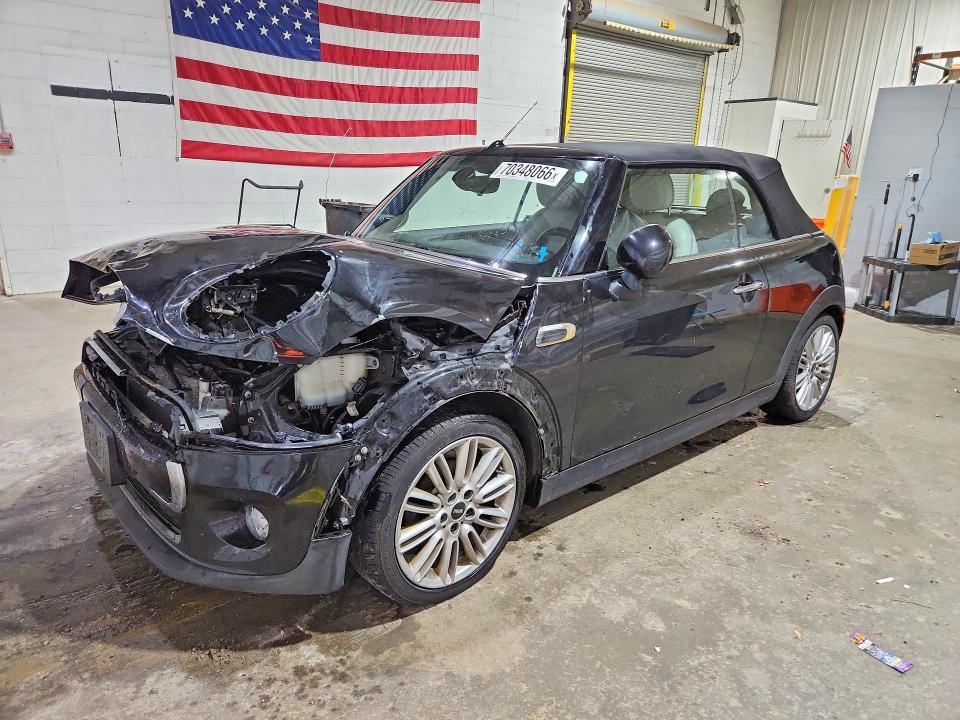 2017 MINI COOPER   