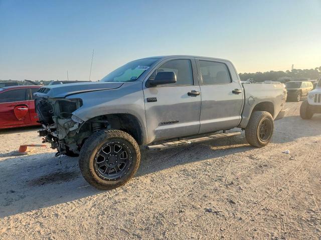 2018 TOYOTA TUNDRA CREWMAX SR5  