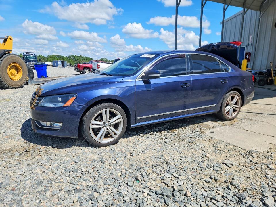 2015 VOLKSWAGEN PASSAT SE  