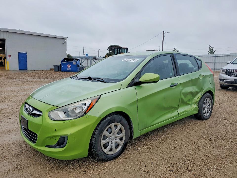 2013 HYUNDAI ACCENT GS  