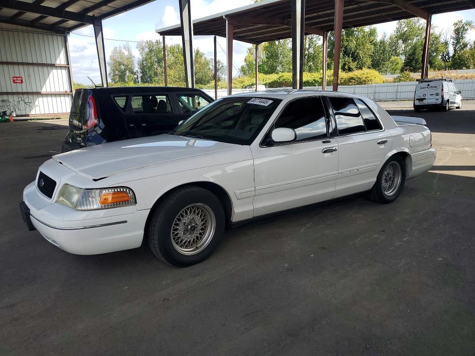2002 FORD CROWN VICTORIA LX  