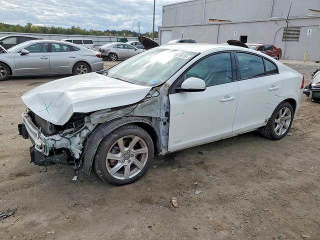 2015 VOLVO S60