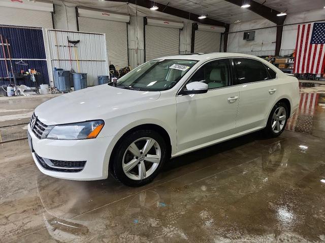 2013 VOLKSWAGEN PASSAT SE  