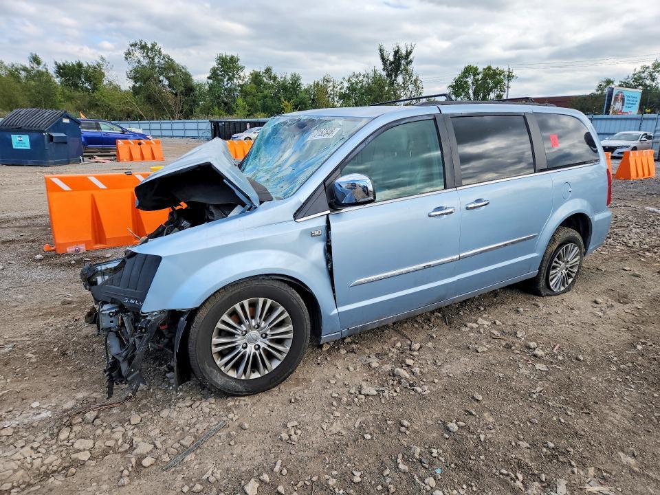 2013 CHRYSLER TOWN & COUNTRY TOURING L  
