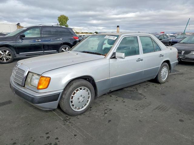 1992 MERCEDES-BENZ 300 E 26  