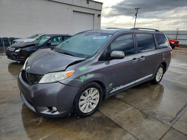 2014 TOYOTA SIENNA XLE 7-PASSENGER  