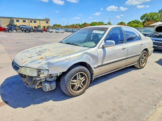 1997 HONDA ACCORD LX  