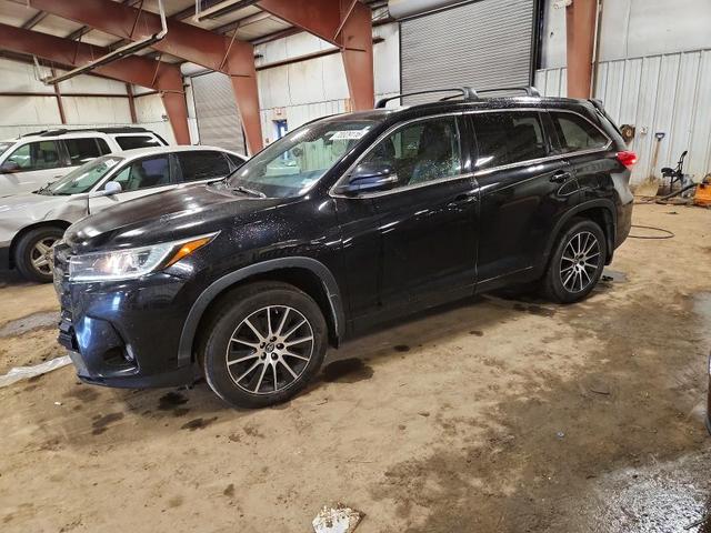 2018 TOYOTA HIGHLANDER SE  