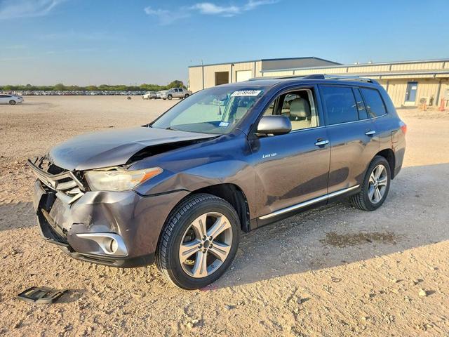 2013 TOYOTA HIGHLANDER LIMITED  