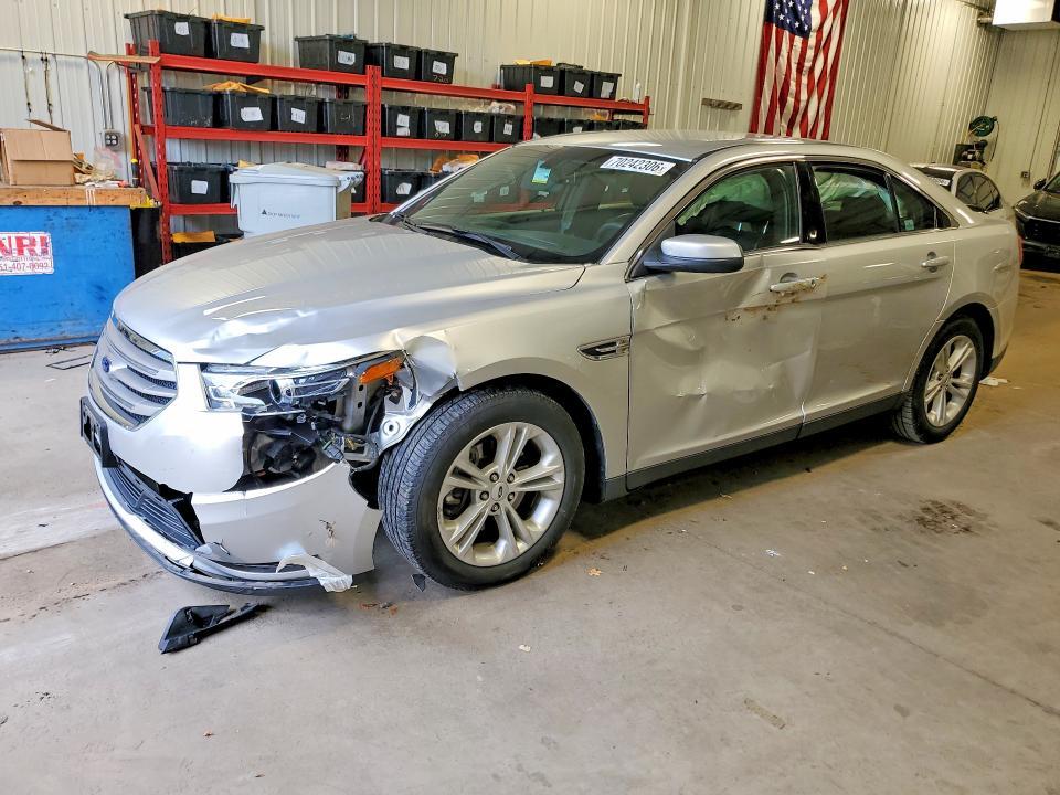 2018 FORD TAURUS SEL  