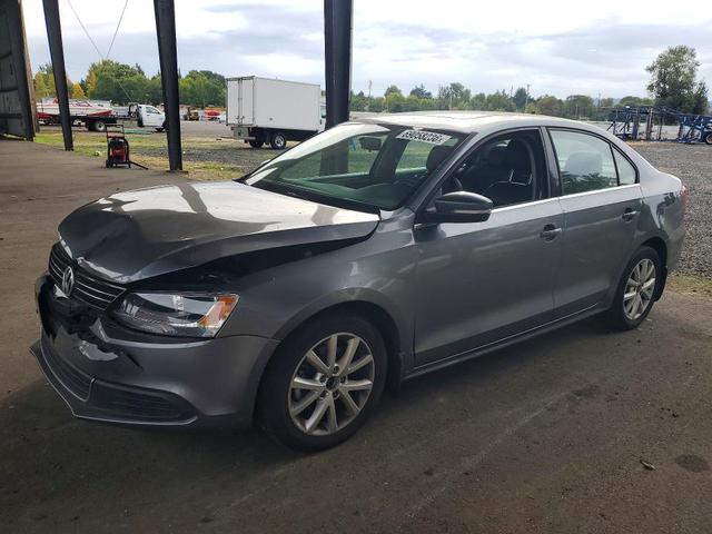 2013 VOLKSWAGEN JETTA SE  