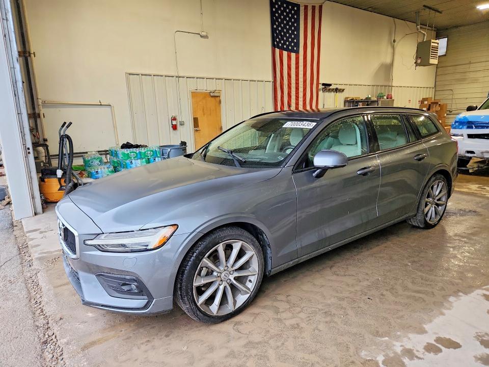 2020 VOLVO V60 T5 MOMENTUM  