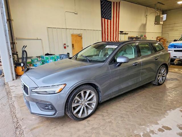 2020 VOLVO V60 T5 MOMENTUM  