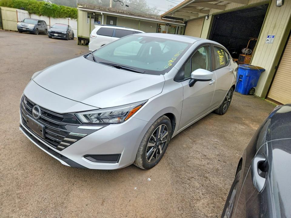 2025 NISSAN VERSA SV  