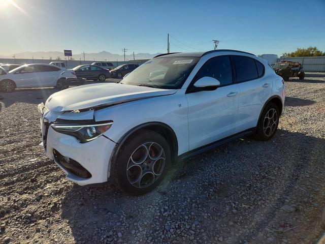 2022 ALFA ROMEO STELVIO TI  