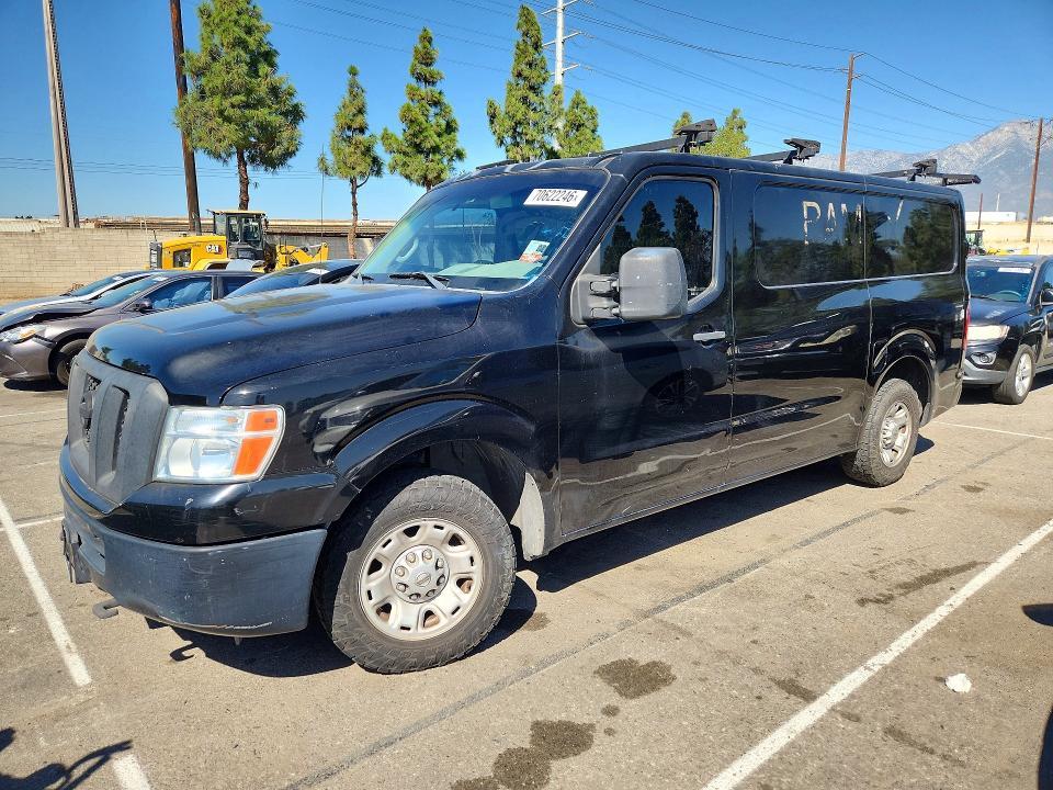 2015 NISSAN NV 2500 HD SV  