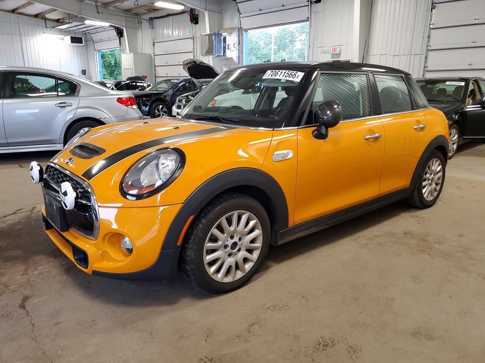 2016 MINI COOPER S  
