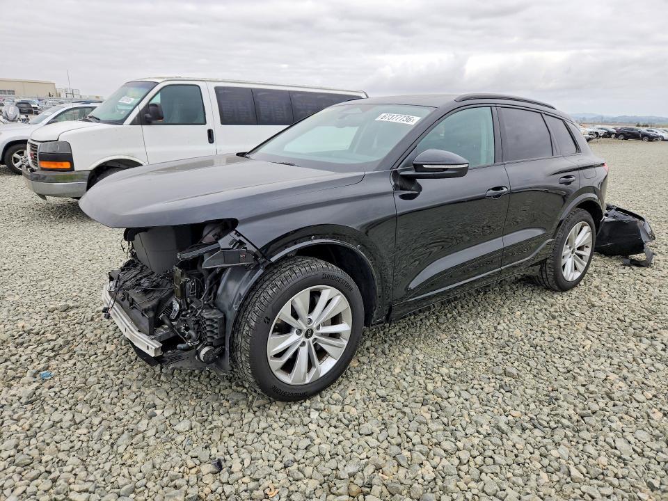 2025 AUDI Q6 E-TRON PREMIUM  