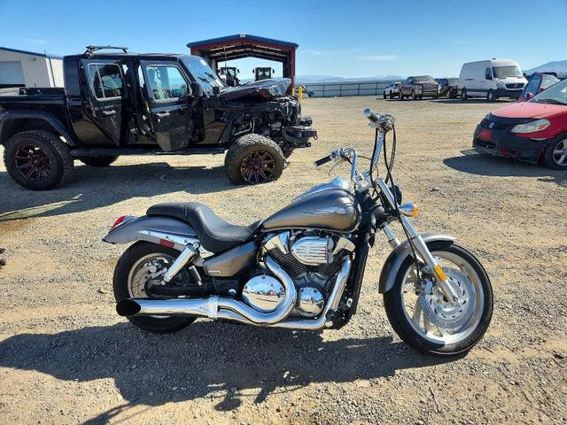 2005 HONDA VTX1300 C  