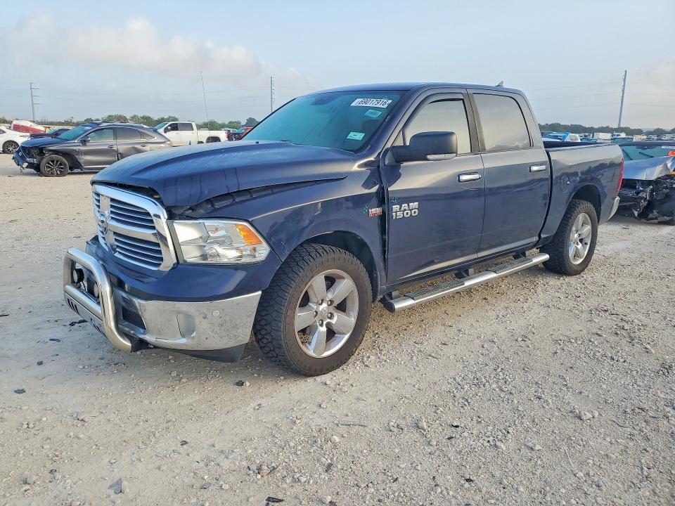 2016 RAM 1500 SLT  
