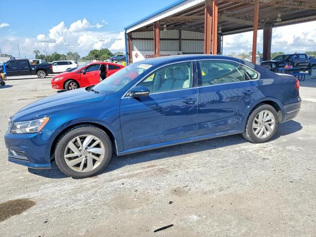 2018 VOLKSWAGEN PASSAT SE  