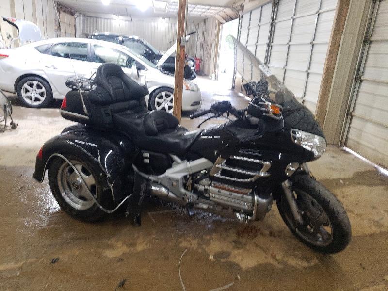 2002 HONDA GL1800   