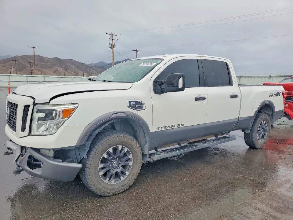 2016 NISSAN TITAN