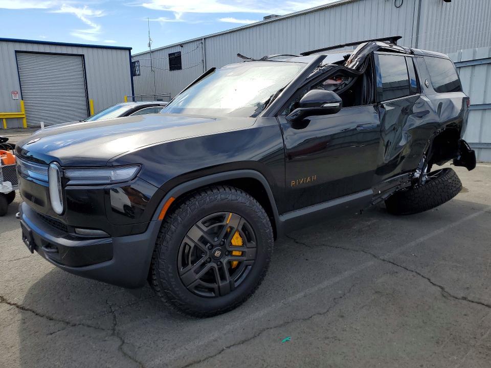2026 RIVIAN R1S PREMIUM  