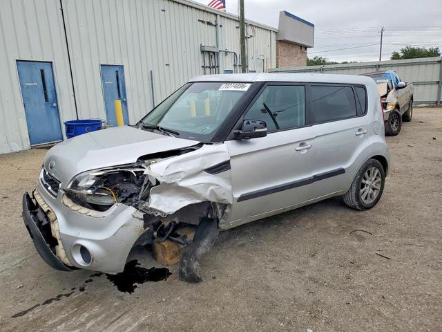 2013 KIA SOUL +  