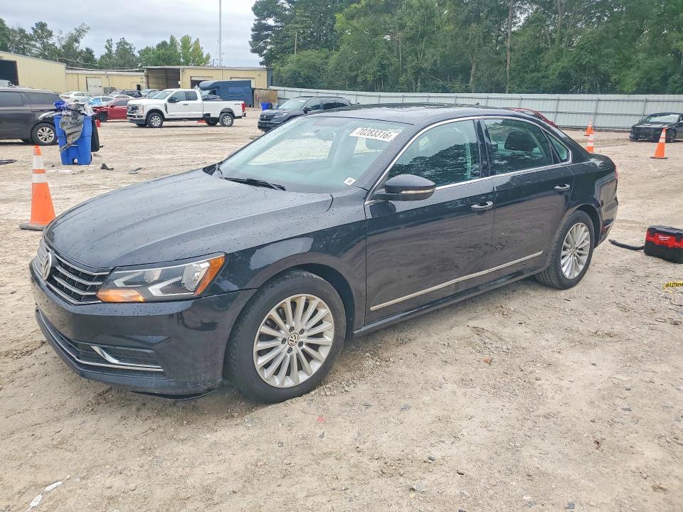 2017 VOLKSWAGEN PASSAT SE  
