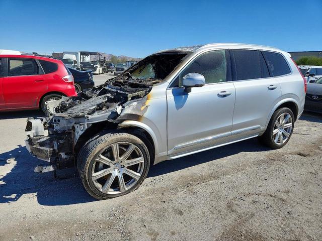 2017 VOLVO XC90 T6  