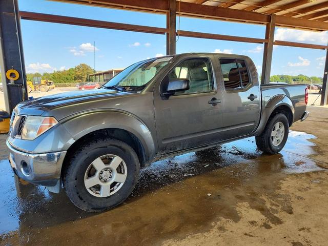 2005 NISSAN FRONTIER SE  
