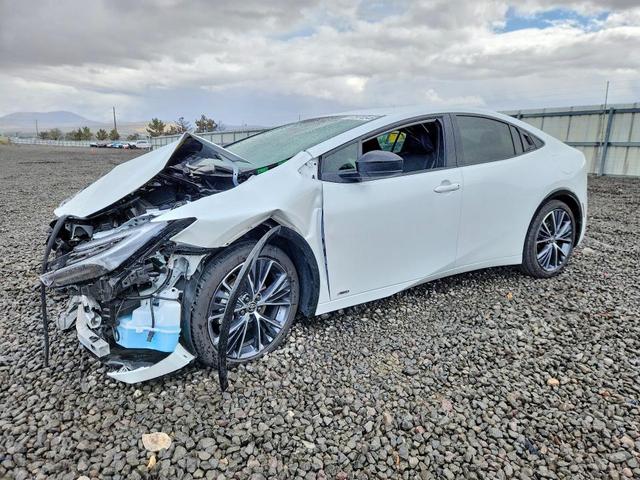 2024 TOYOTA PRIUS XLE  
