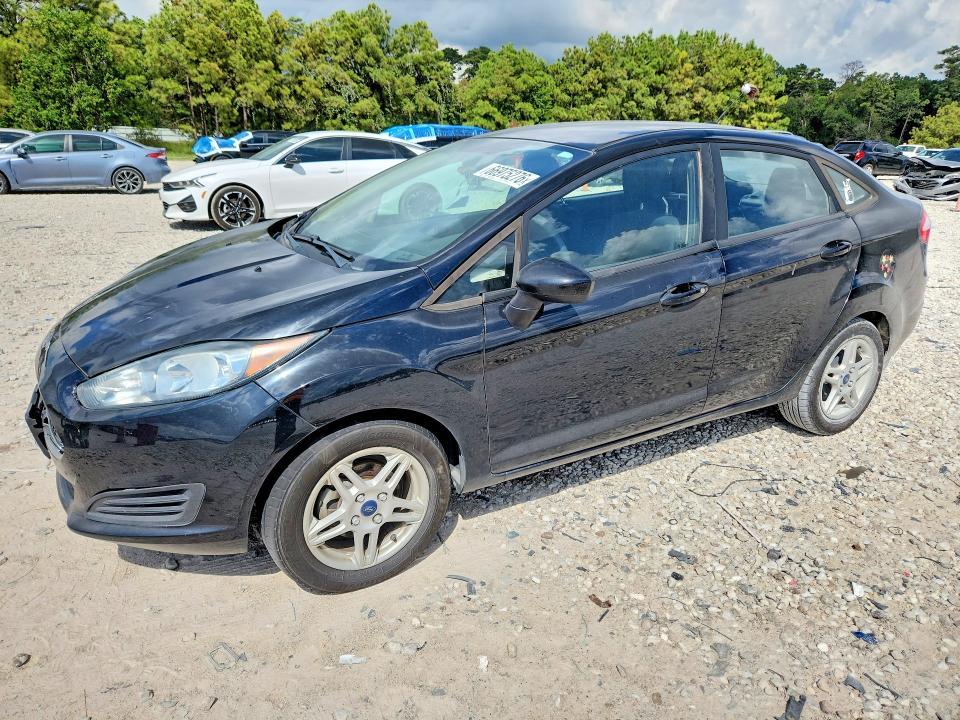 2017 FORD FIESTA SE  