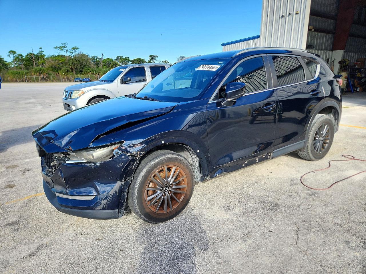 Vista de 2019 MAZDA CX-5 TOURING, ángulo 1