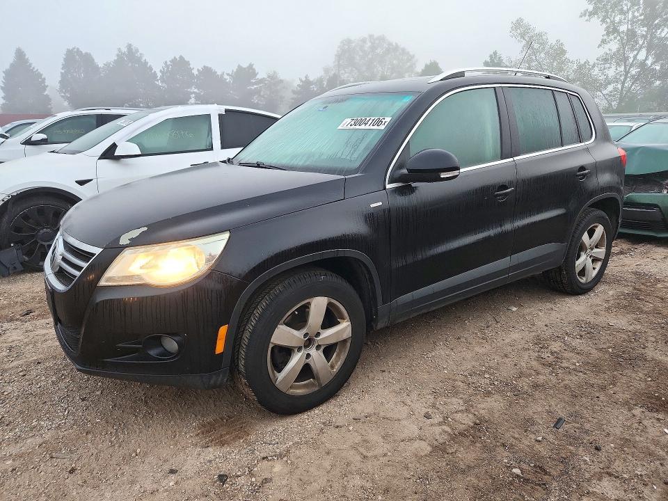 2010 VOLKSWAGEN TIGUAN SE  