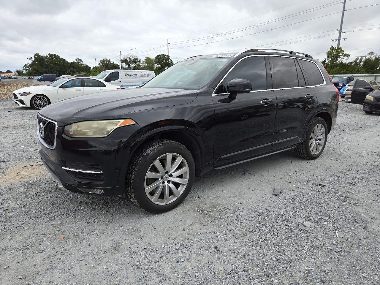 منظر 2016 VOLVO XC90 T6، زاوية 1