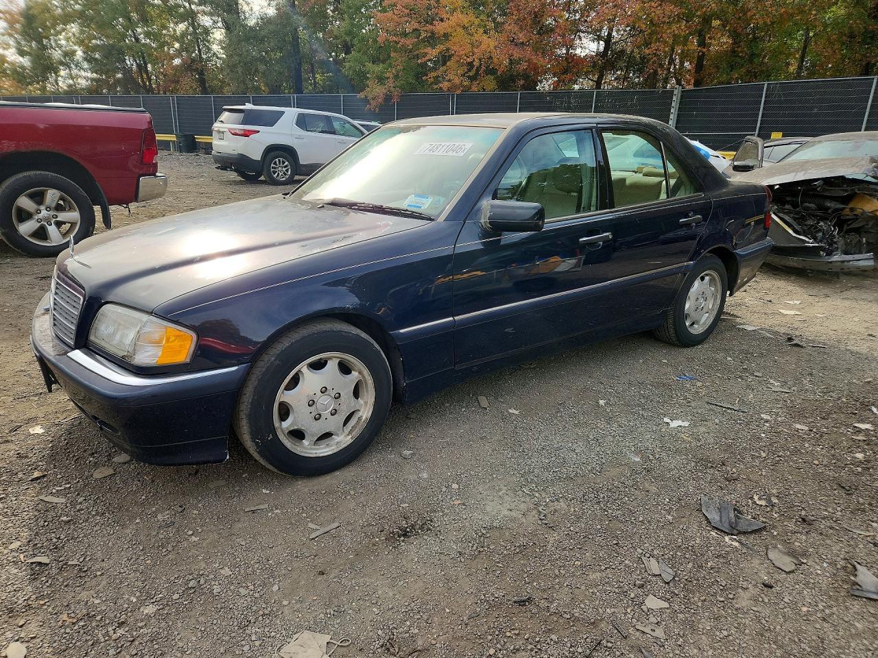 Vista de 1999 MERCEDES-BENZ C 280, ángulo 1