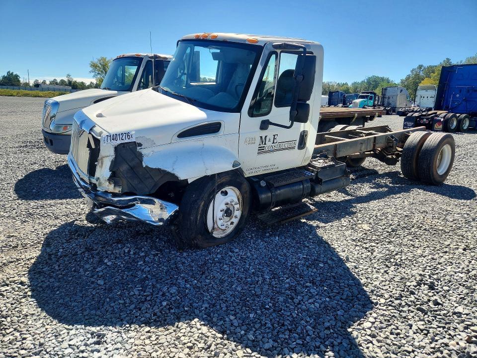 2002 INTERNATIONAL 4000 4300  