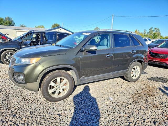 2013 KIA SORENTO LX  