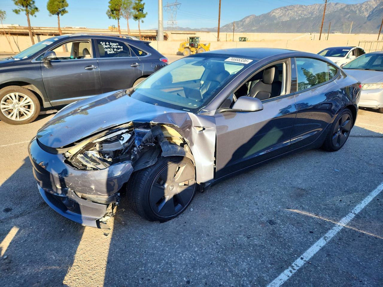 Vue de 2023 TESLA MODEL 3, angle 1
