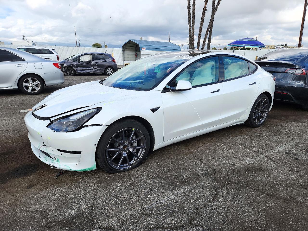 منظر 2022 TESLA MODEL 3، زاوية 1