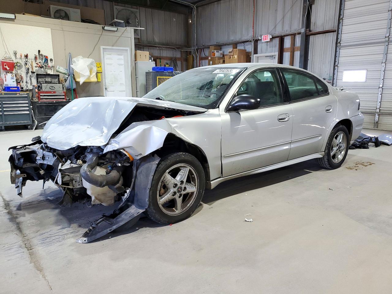منظر 2004 PONTIAC GRANDAM SE1، زاوية 1